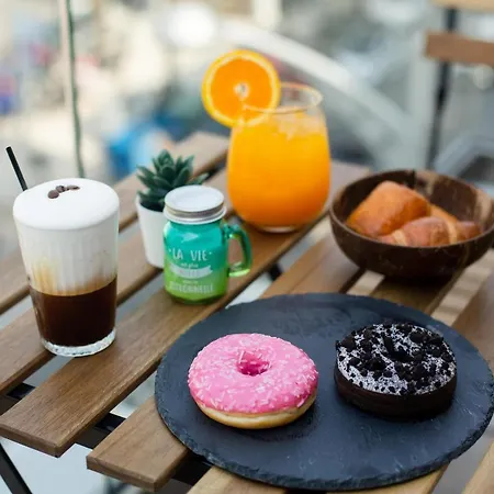 Апартаменты Leone